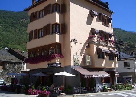 Hostal Montana Alins 외부 사진