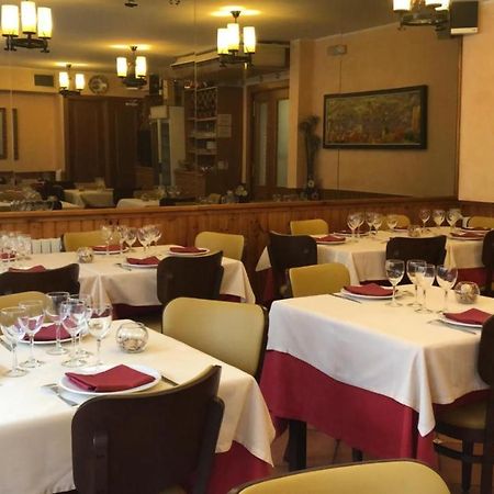 Hostal Montana Alins 외부 사진