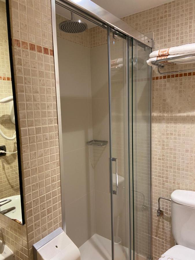 Hostal Montana Alins 외부 사진