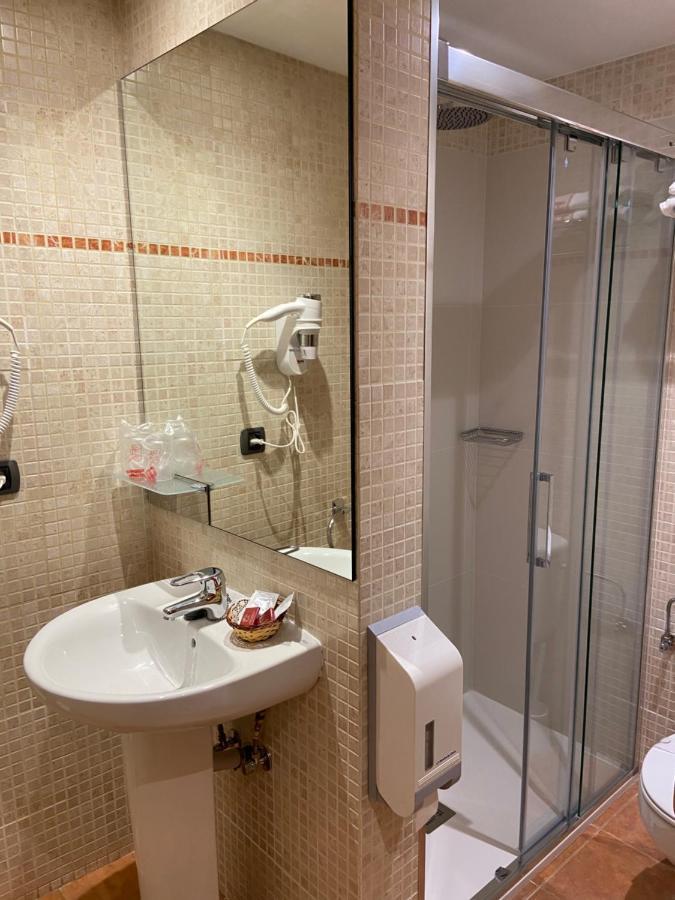Hostal Montana Alins 외부 사진