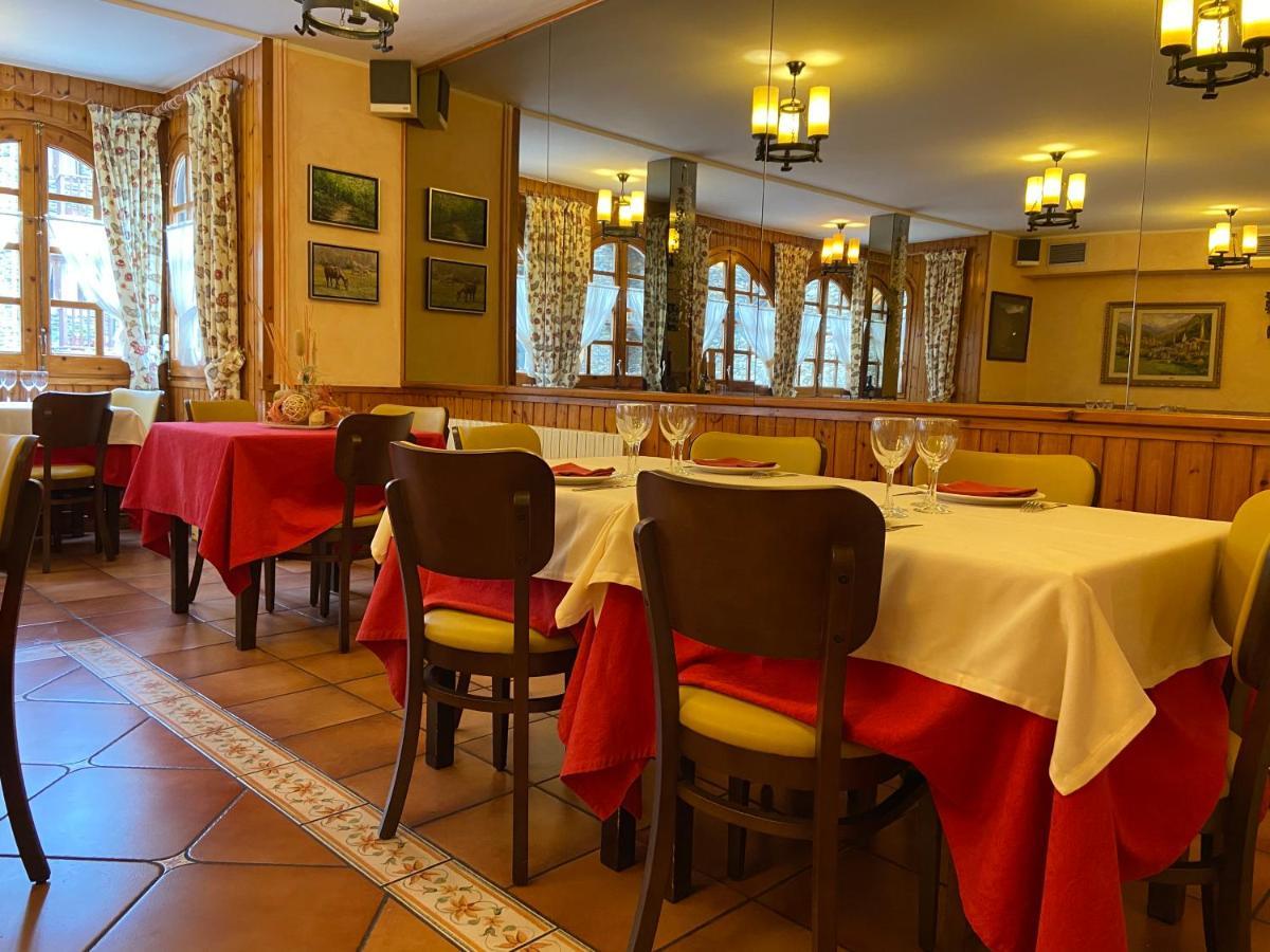 Hostal Montana Alins 외부 사진