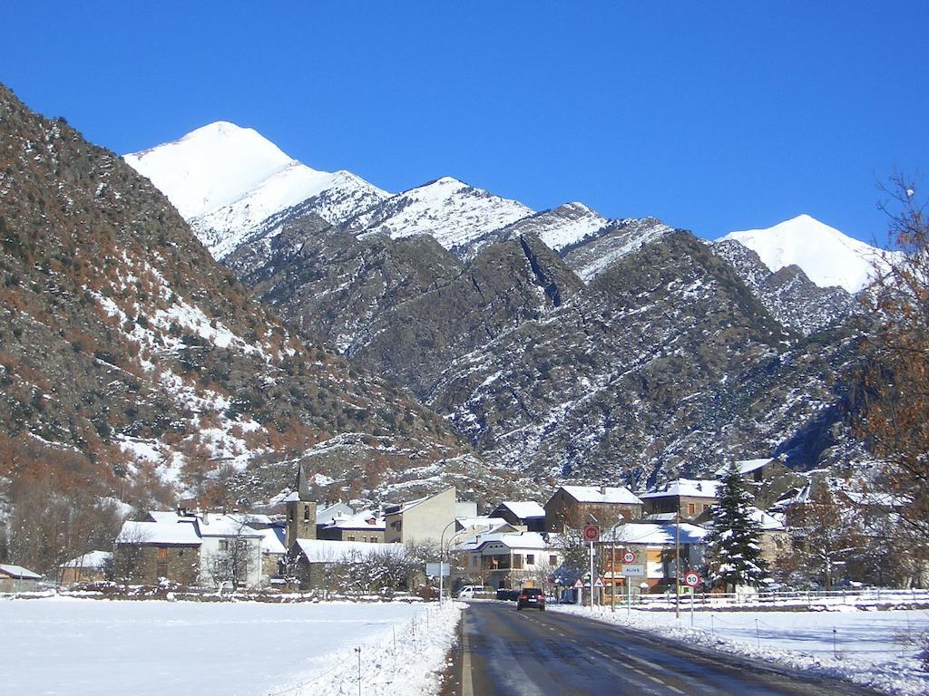 Hostal Montana Alins 외부 사진