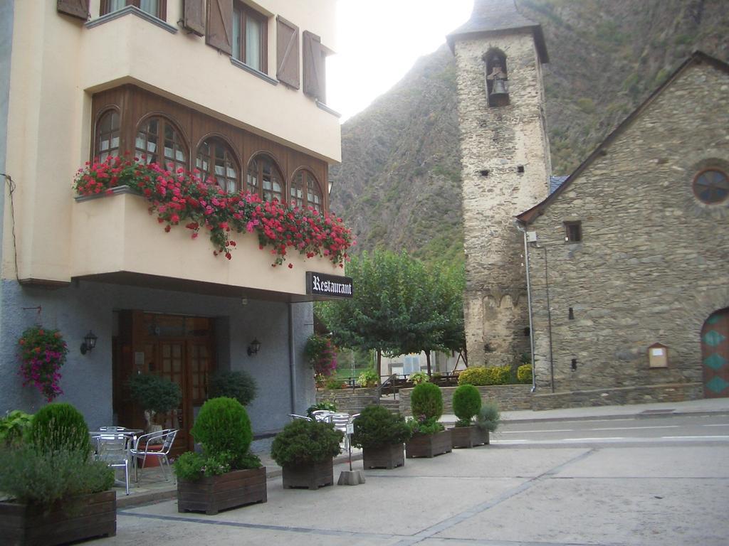Hostal Montana Alins 외부 사진