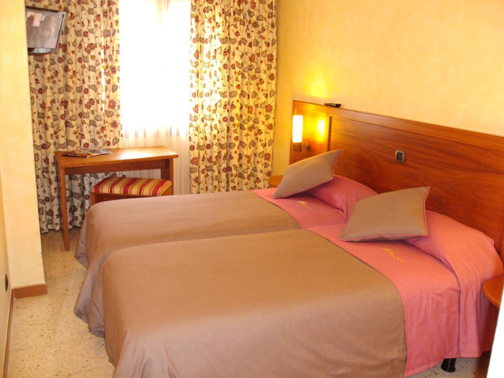 Hostal Montana Alins 객실 사진