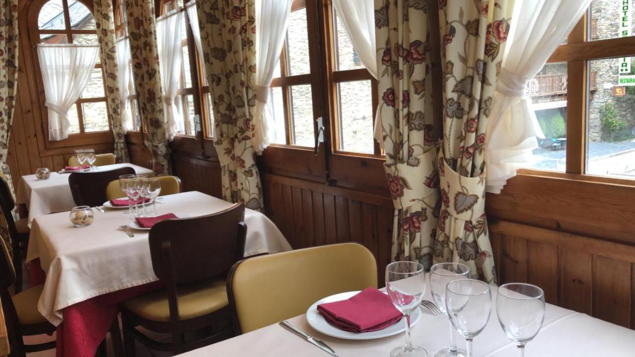 Hostal Montana Alins 외부 사진