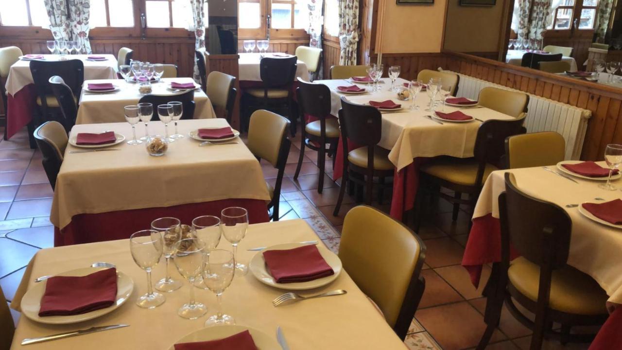 Hostal Montana Alins 외부 사진
